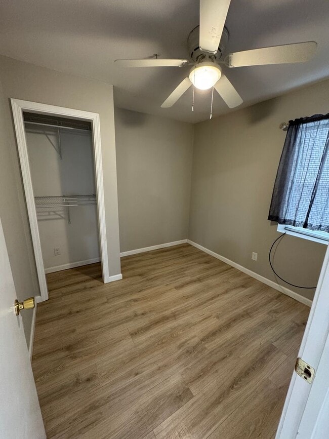 Photo - 309 Francis St E