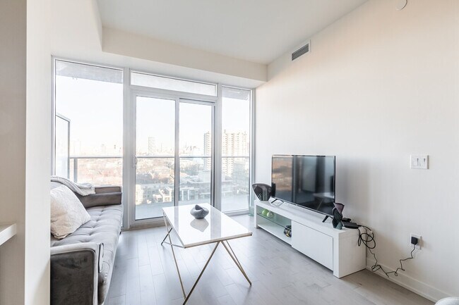 Photo - 333 Queen St W Unit SI ID1513086P