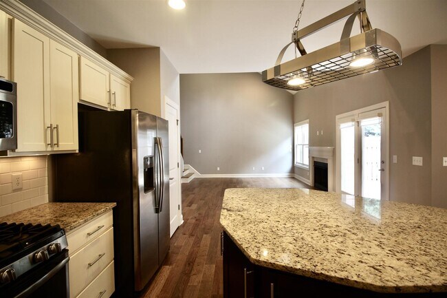 Photo - 147 Pinebranch Ct