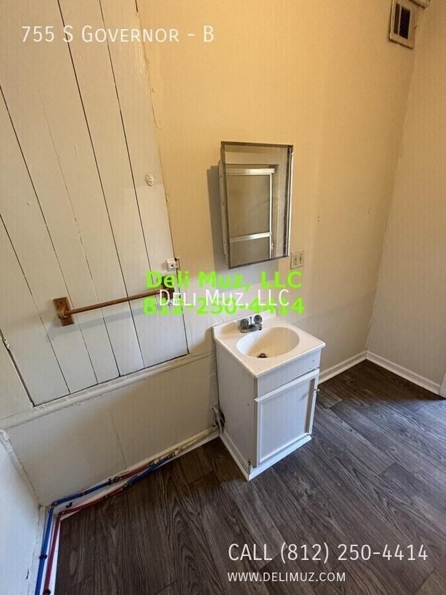 Photo - 755 S Governor St Unit B