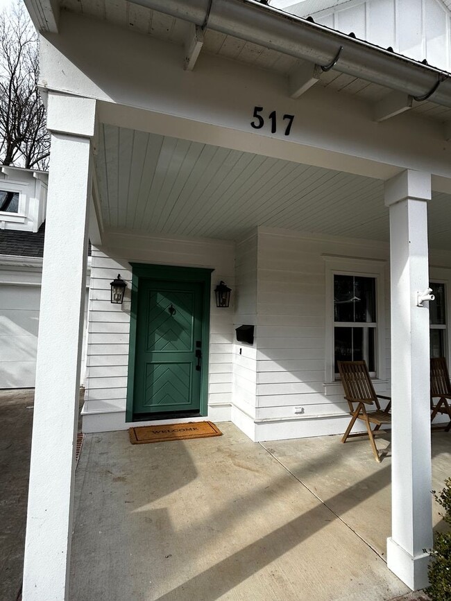 Photo - UNFURNISHED Beautiful Large Home Available Now on North Walnut in Fayetteville !!