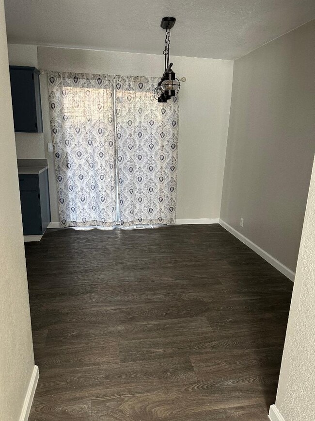 Photo - 1325 Oak Ridge Dr