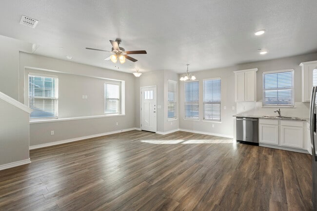 Photo - 7635 Stonehollow