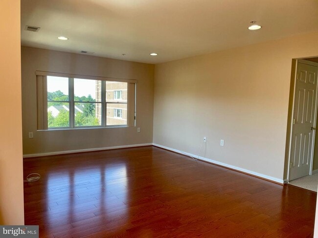 Photo - 12251 Roundwood Rd Unit 608