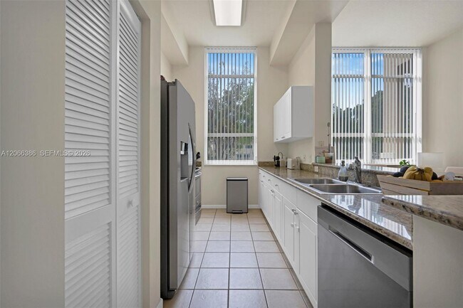 19501 W Country Club Dr Unit 208