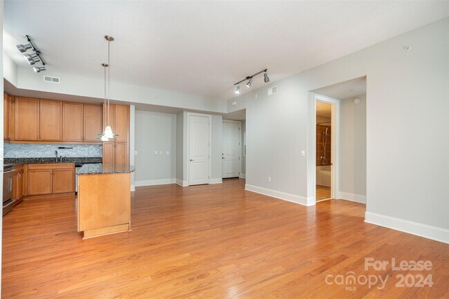 Photo - 4620 Piedmont Row Dr Unidad 503