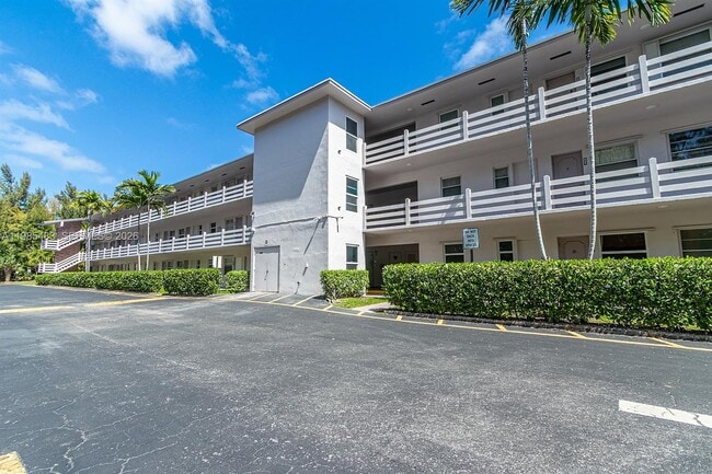 Photo - 700 Layne Blvd Unit 118