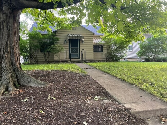 Building Photo - Beechwold Clintonville Area Single Family House with Fenced Yard and Garage