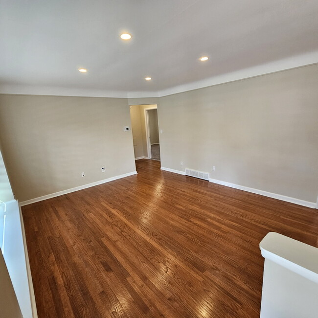 Photo - Updated 3 Bedroom w/ Granite, updated cabinets + Stainless Appliances in Kitchen – 1.5 Bath, Semi...