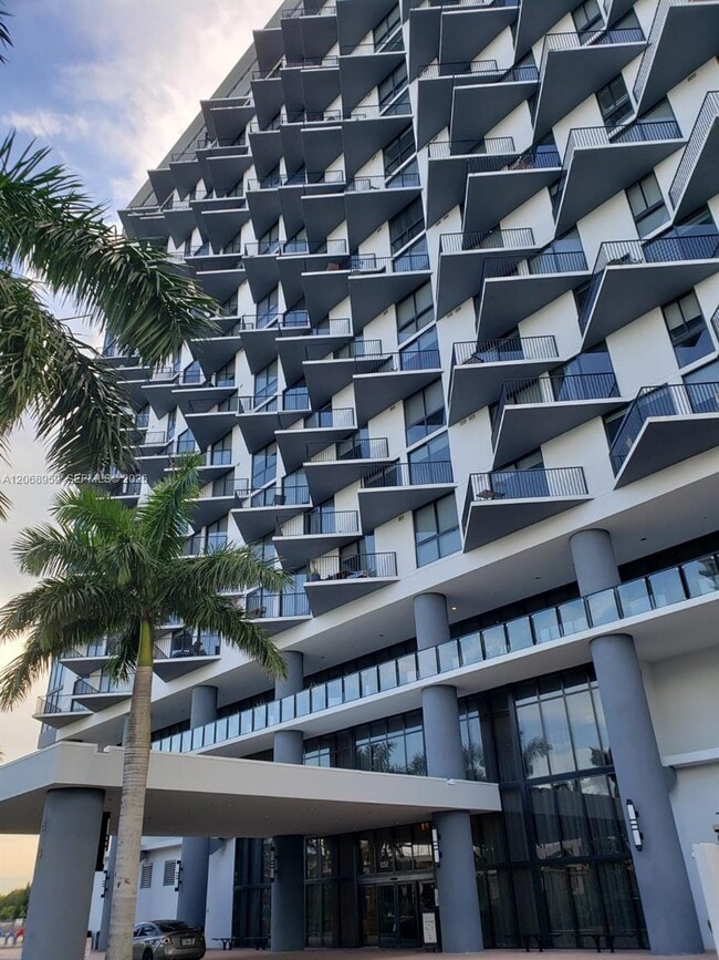Building Photo - 5252 NW 85th Ave Unit 708
