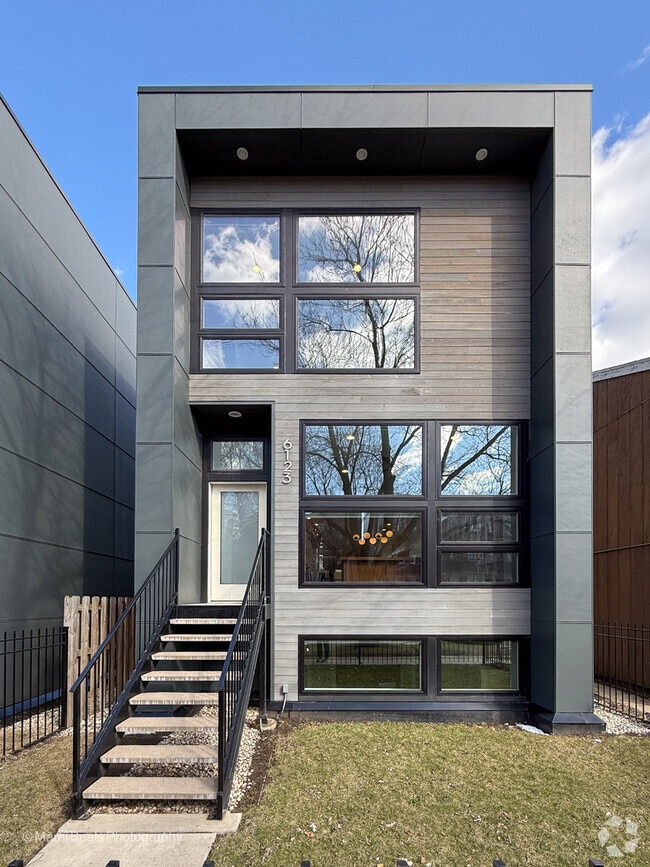 Building Photo - 6123 S Ellis Ave Rental