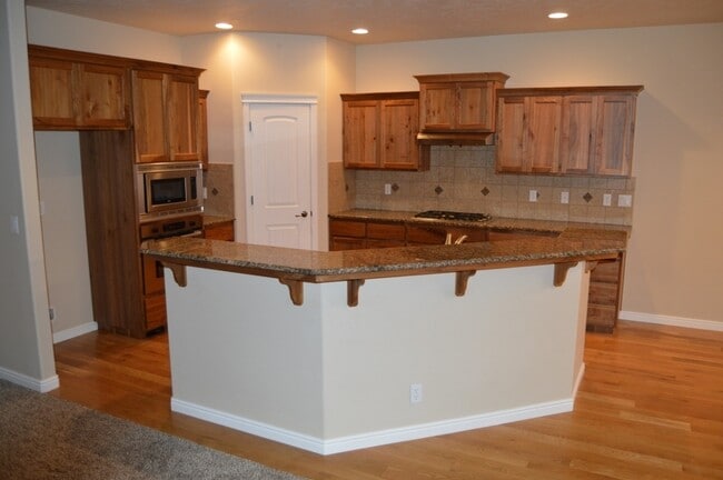 Photo - 4bed, 3bath, 2,454sq.ft. hom in Kuna