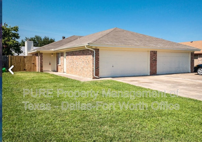 Building Photo - 729 Bluebonnet Dr Rental