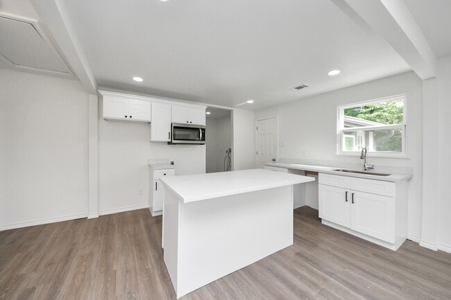 Photo - 7004 Conley St
