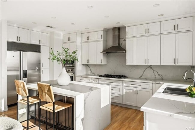 Photo - 2019 Sunset Plaza Dr