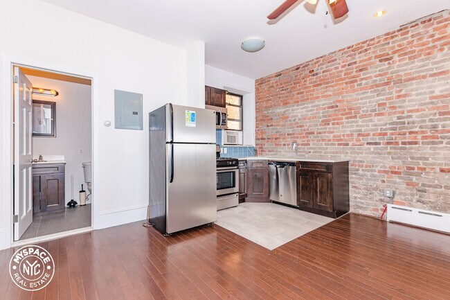 Photo - 1136 President St