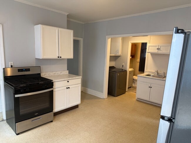 Photo - 201 Auburn St