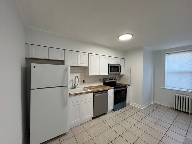 Photo - 82 Forest St Unit APT A2