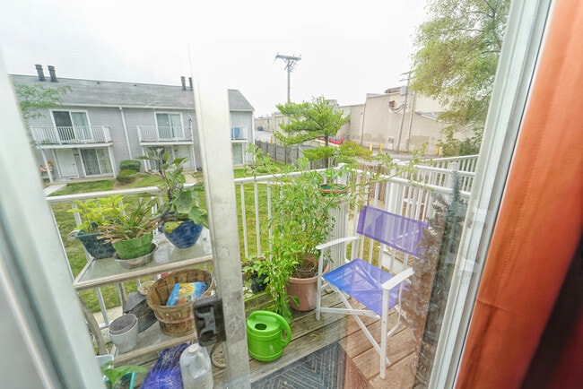 Photo - 389 Meadow Green Ln