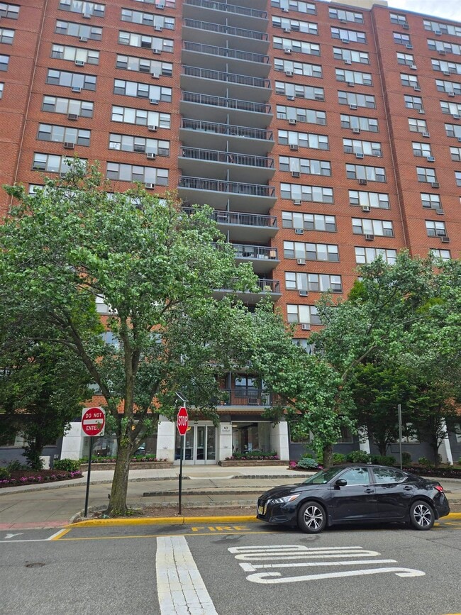 Building Photo - 500 Central Ave Unit 806