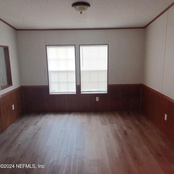 Photo - 463 Logan Ave