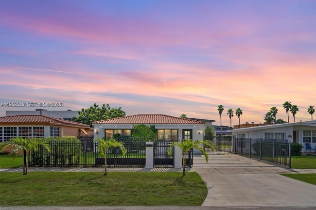 Building Photo - 6418 SW 39th Terrace