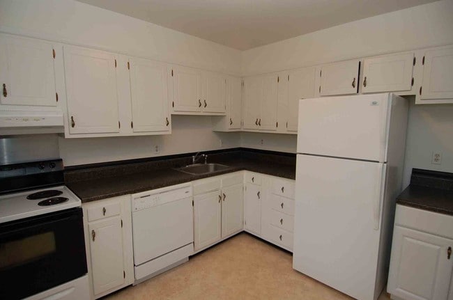 Photo - Woodland Apartments