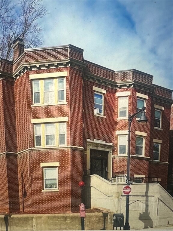 Photo - 1725 Commonwealth Ave Unit 5