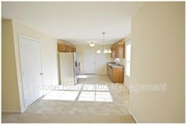 Photo - 727 Shetland Dr