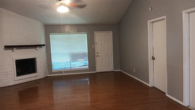 Building Photo - 7107 Briarfield Dr Rental