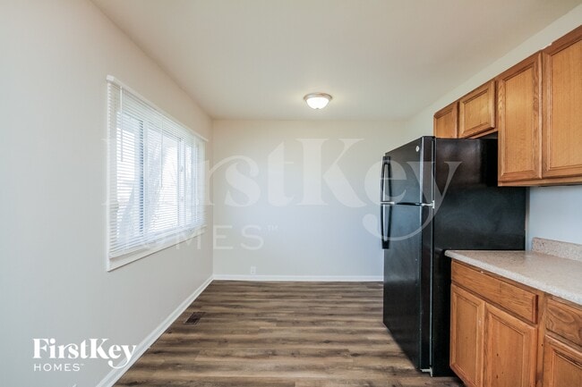 Photo - 341 Emery Ave