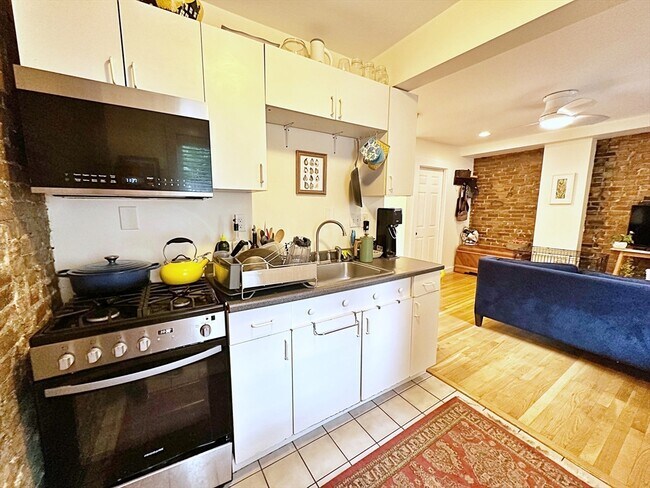Photo - 187 Everett St Unit 1