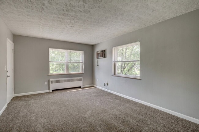 Photo - 1672 Llanfair Ave Unit 3