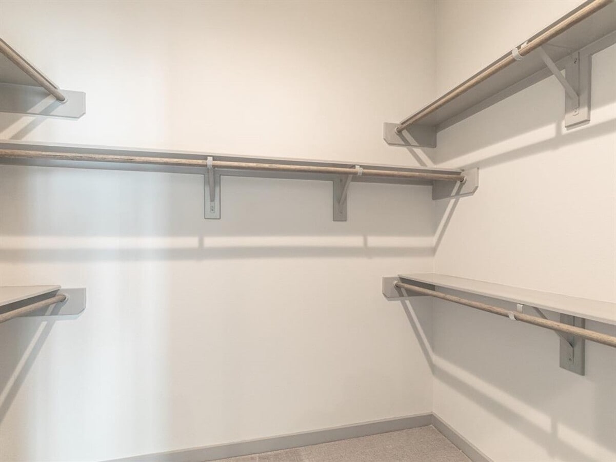 Photo - 719 Emile St