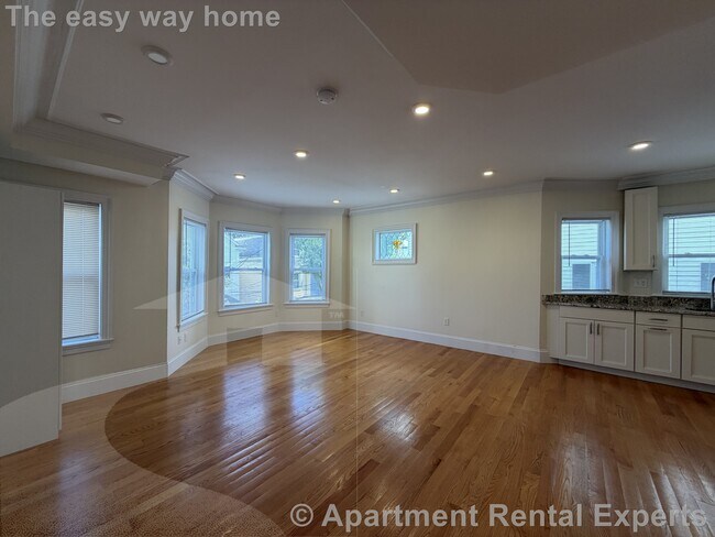 65 Newton St Unit 2