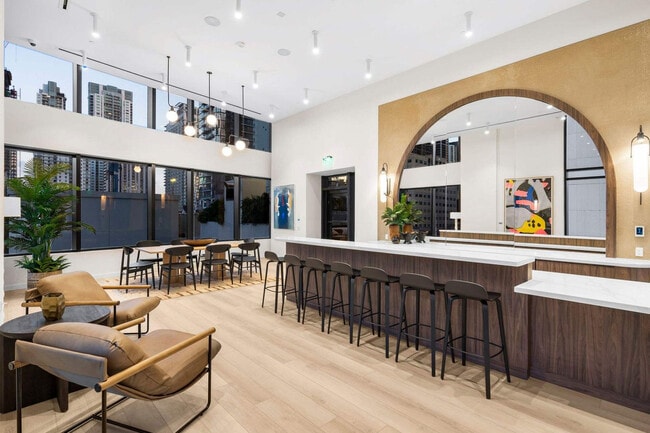 Photo - 225 N Miami Ave Unidad FL35-ID1396878P