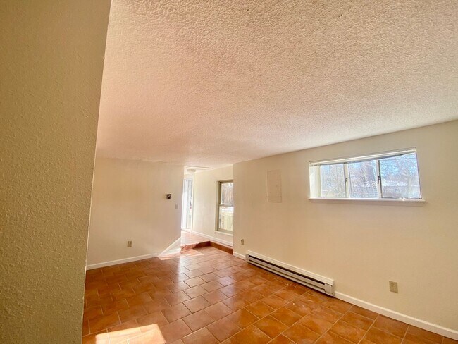 Photo - 1360-1362 1/2 Alpine Ave. Unidad 1362 1/2