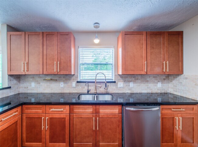 Photo - 13618 Woodspire Dr