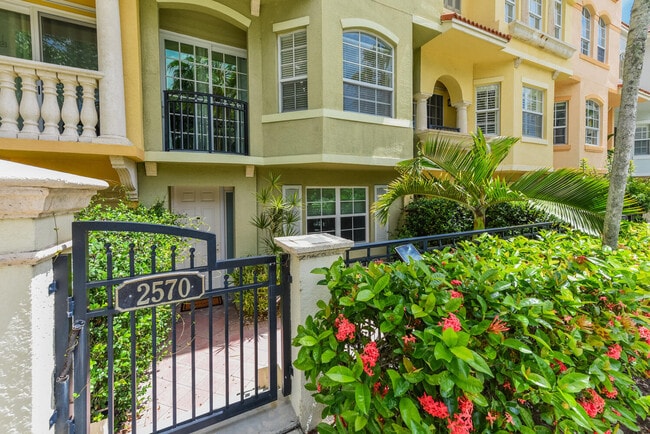 Photo - 2570 Gardens Pkwy Casa Adosada