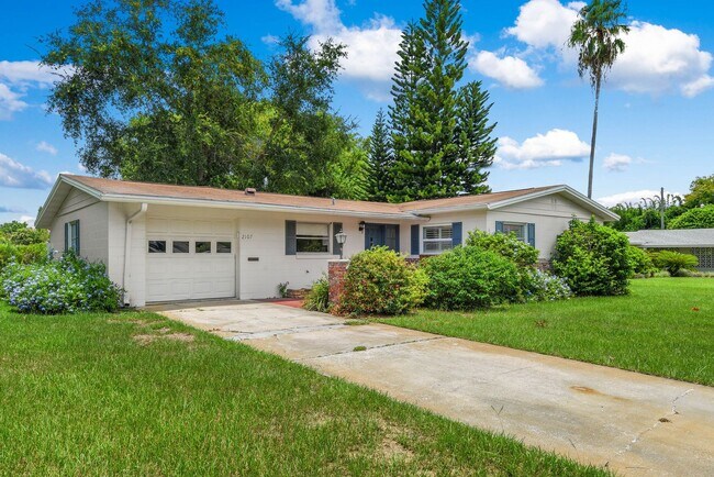 Photo - 2107 Brookview Dr