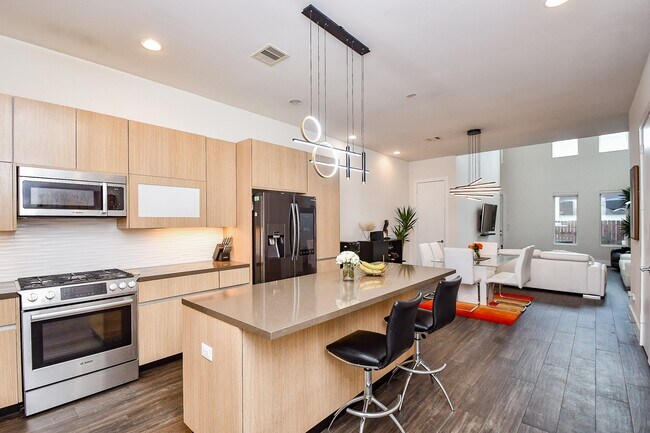 Photo - 5519 Paraiso Pl