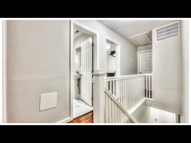 Photo - 422 Walcott Rd