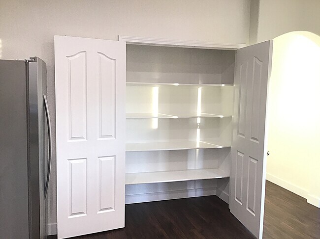 Photo - 2070 Tivoli Ln