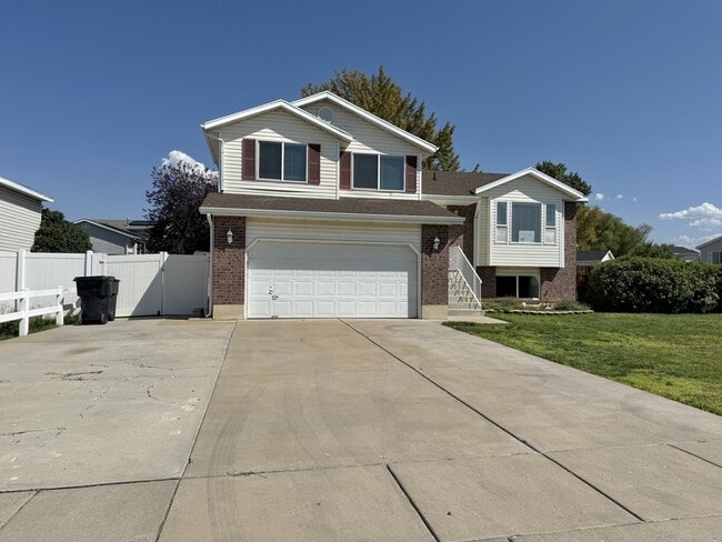 Photo - 2022 N 850 W