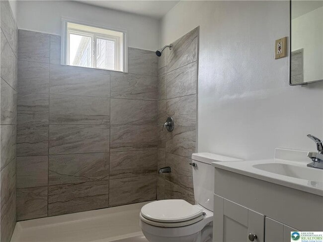 Photo - 3420 N Front St Unit D 2