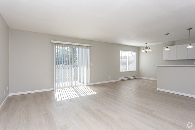 2BR, 2BA - 950SF - Living Room - Seasons
