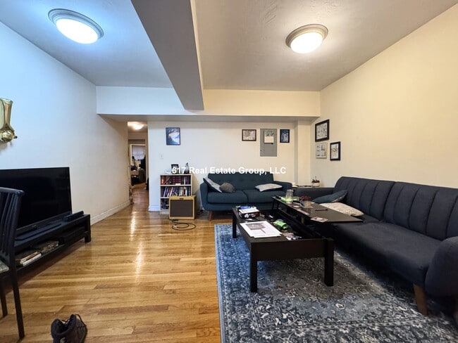 Building Photo - 1122 Commonwealth Ave