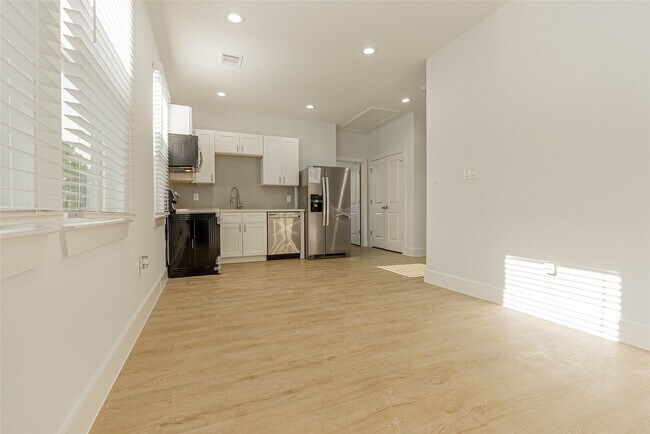 Photo - 6006 Jerrycrest Dr