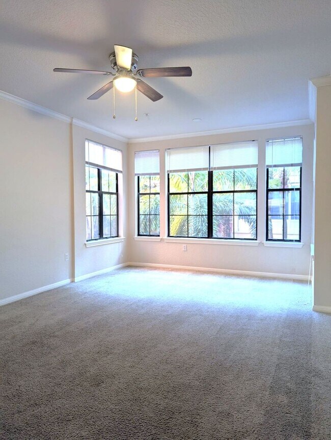 1x1 Sunroom 642 square feet - 1x1 Sunroom 642 square feet Condo
