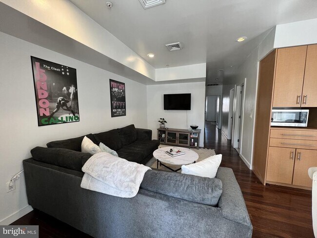 Photo - 258 S 18th St Unit 4